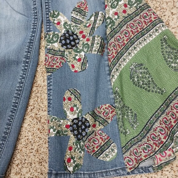 3449 Size 6 Royal Premium Upcycled Bell-Bottoms in Green and Red. - Picture 2 of 4